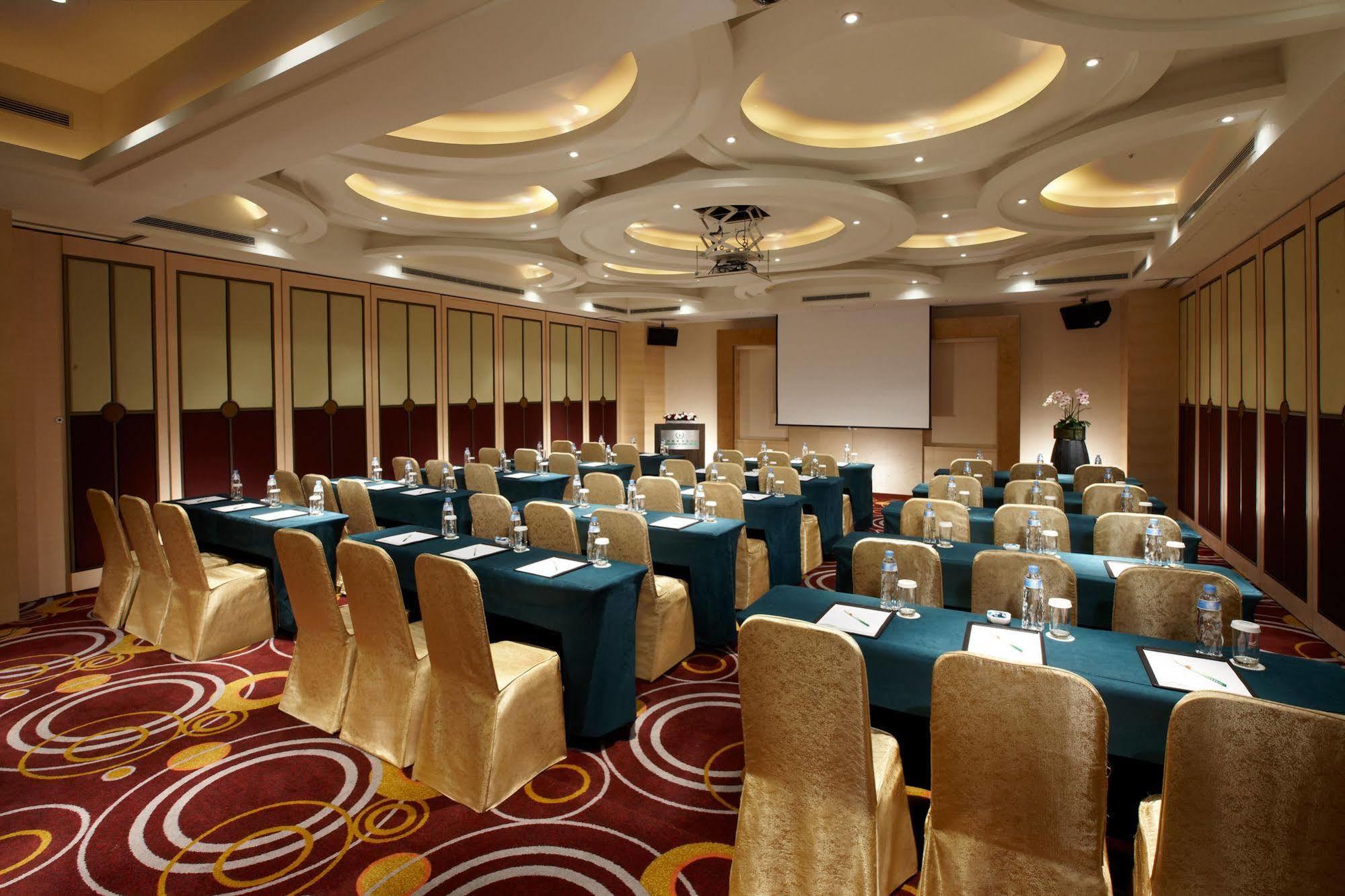 Evergreen Resort Hotel - Jiaosi Ťiao-si Exteriér fotografie A meeting room at a hotel
